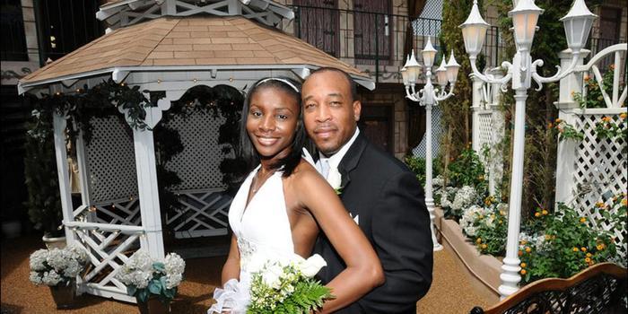 Viva las vegas wedding chapels wedding las vegas nv 5 main 1426464261